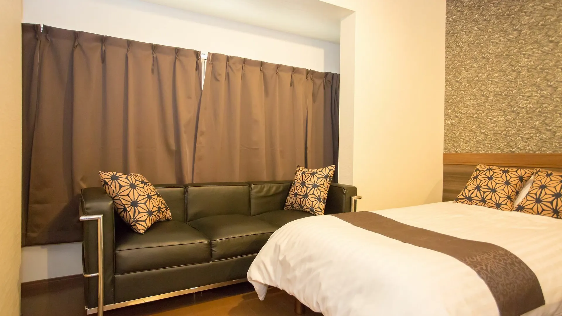 Apapane Nijo Guest House Kyoto Japan